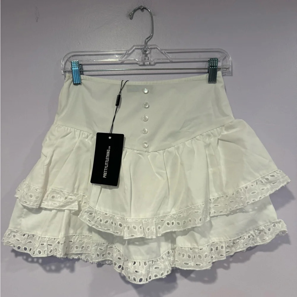 PrettyLittleThing White eyelet lace Mini Skirt